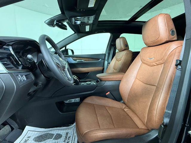 new 2025 Cadillac XT5 car, priced at $55,359