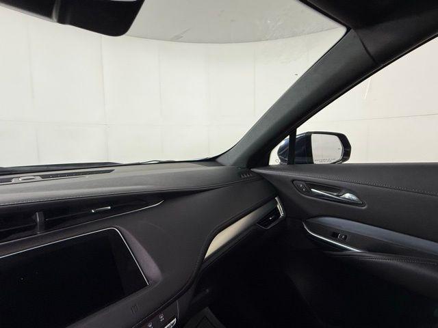 used 2021 Cadillac XT4 car, priced at $25,999