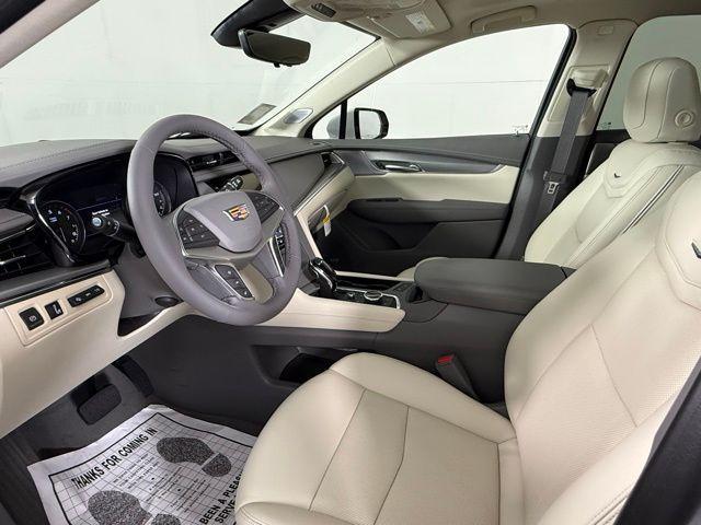new 2025 Cadillac XT5 car, priced at $56,890
