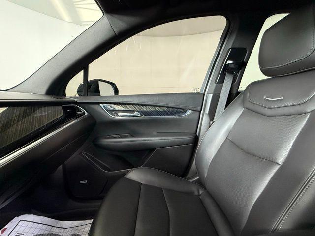 used 2022 Cadillac XT6 car, priced at $33,999