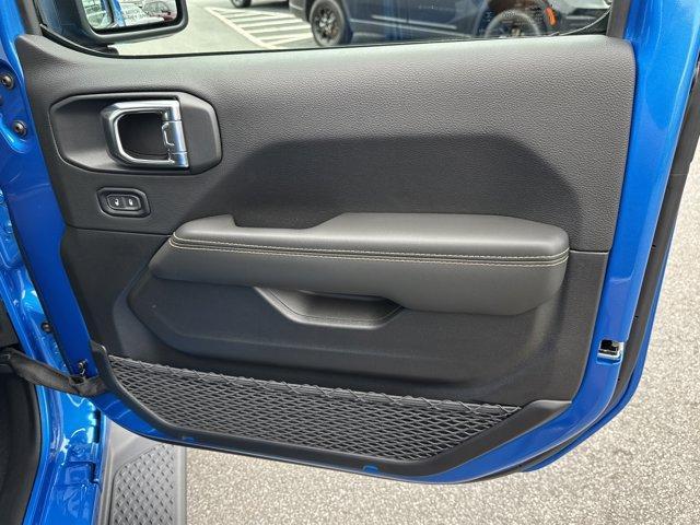 new 2025 Jeep Gladiator car, priced at $44,730