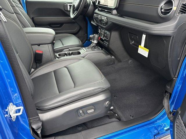 new 2025 Jeep Gladiator car, priced at $44,730