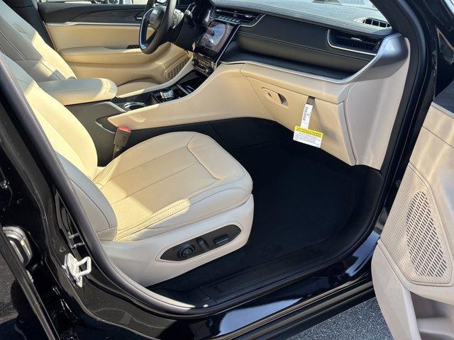 new 2025 Jeep Grand Cherokee L car, priced at $47,619