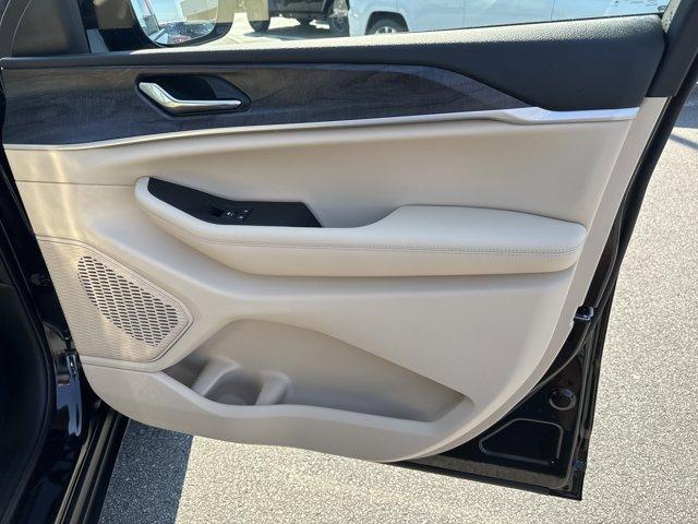 new 2025 Jeep Grand Cherokee L car, priced at $47,619