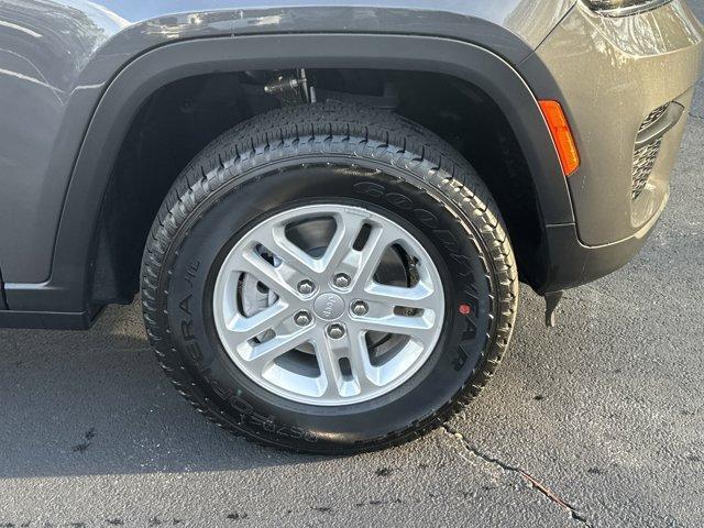new 2025 Jeep Grand Cherokee car, priced at $35,685