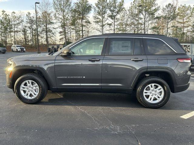 new 2025 Jeep Grand Cherokee car, priced at $35,685