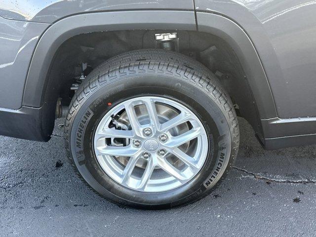 new 2025 Jeep Grand Cherokee L car, priced at $39,357