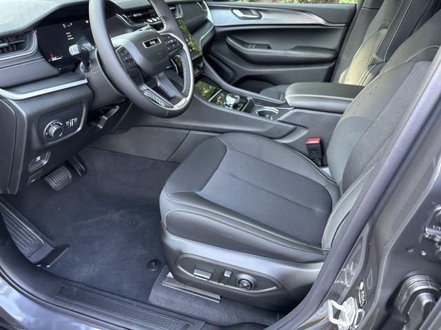 new 2025 Jeep Grand Cherokee car, priced at $37,203