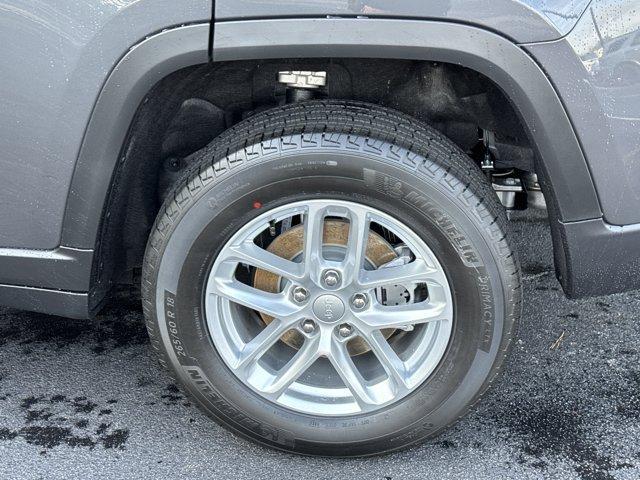 new 2025 Jeep Grand Cherokee car, priced at $37,203