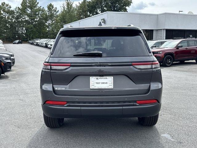 new 2025 Jeep Grand Cherokee car, priced at $40,230