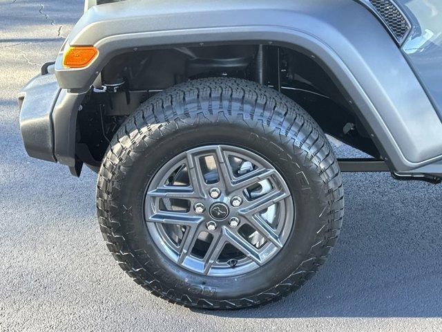 new 2025 Jeep Wrangler car, priced at $47,062