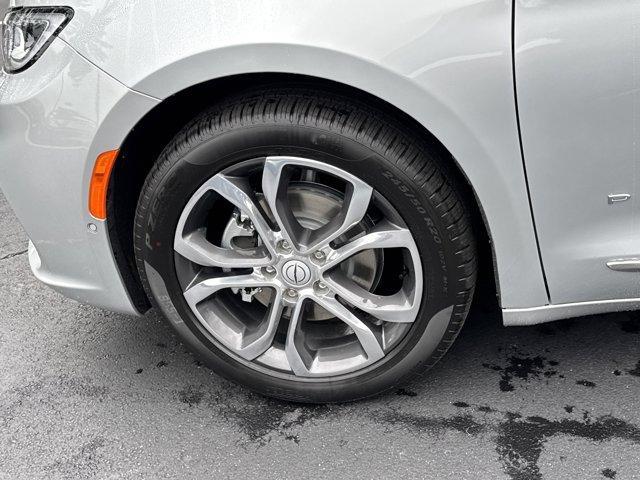 new 2026 Chrysler Pacifica car, priced at $51,524