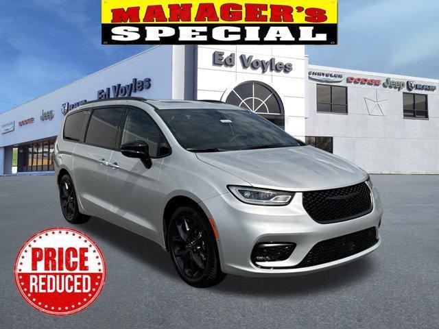 new 2026 Chrysler Pacifica car, priced at $49,100