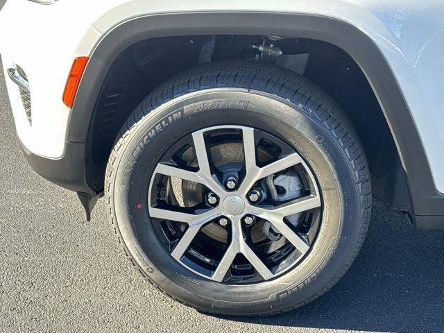 new 2025 Jeep Grand Cherokee car, priced at $42,354