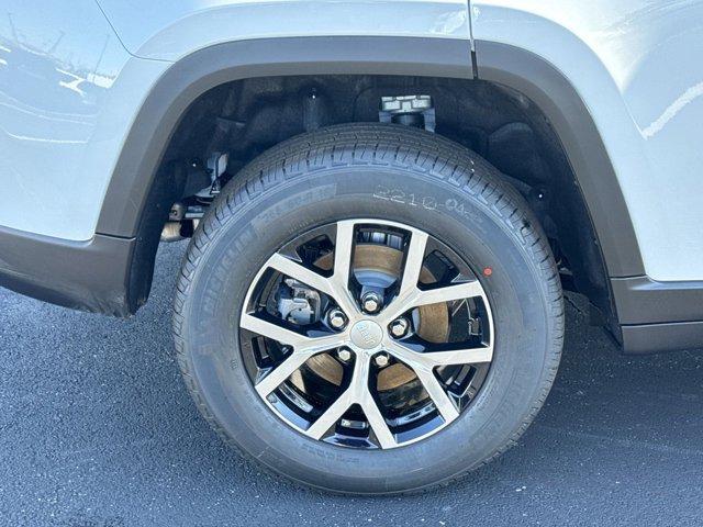 new 2025 Jeep Grand Cherokee car, priced at $42,354