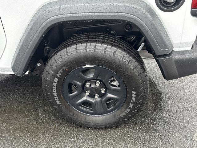 new 2025 Jeep Wrangler car, priced at $32,956