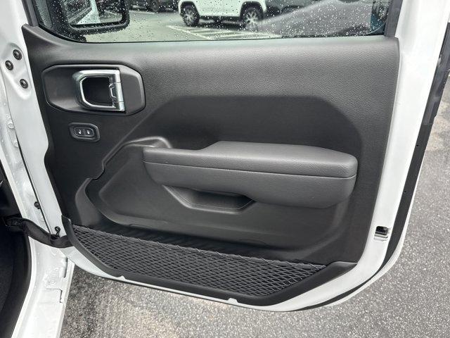 new 2025 Jeep Wrangler car, priced at $32,956