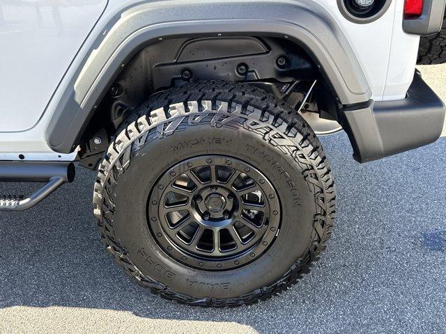 new 2025 Jeep Wrangler car, priced at $45,773