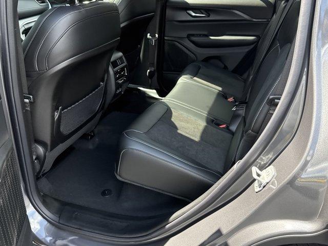 new 2025 Jeep Grand Cherokee car, priced at $40,175