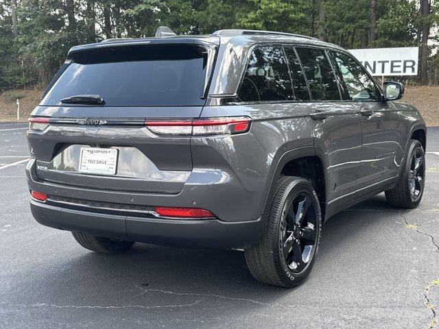 new 2025 Jeep Grand Cherokee car, priced at $40,175