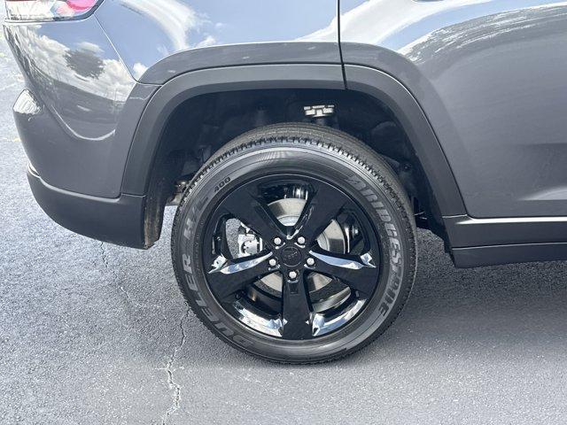 new 2025 Jeep Grand Cherokee car, priced at $40,175