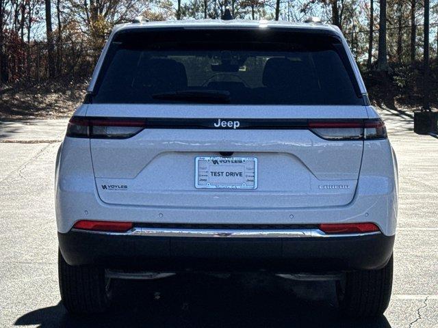 new 2025 Jeep Grand Cherokee car, priced at $33,101