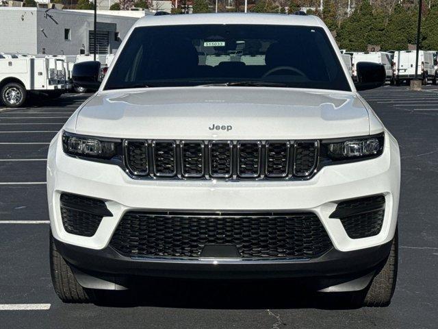 new 2025 Jeep Grand Cherokee car, priced at $33,101