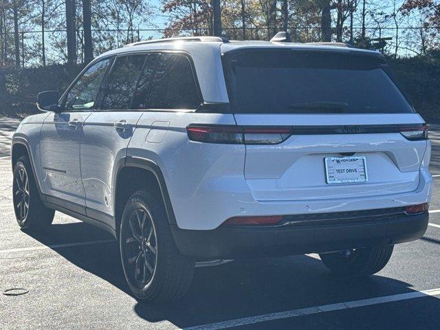 new 2025 Jeep Grand Cherokee car, priced at $40,185