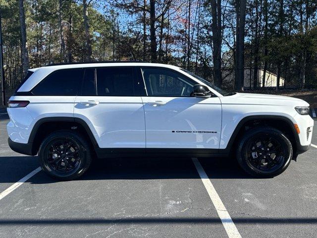 new 2025 Jeep Grand Cherokee car, priced at $40,185