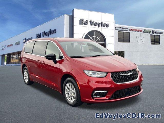 new 2025 Chrysler Pacifica car