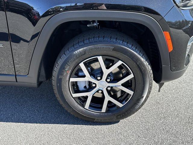 new 2025 Jeep Grand Cherokee car, priced at $45,909