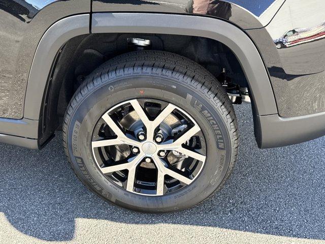 new 2025 Jeep Grand Cherokee car, priced at $45,909