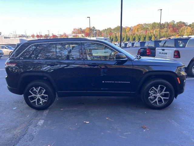 new 2025 Jeep Grand Cherokee car, priced at $45,698