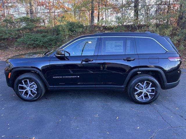 new 2025 Jeep Grand Cherokee car, priced at $45,698