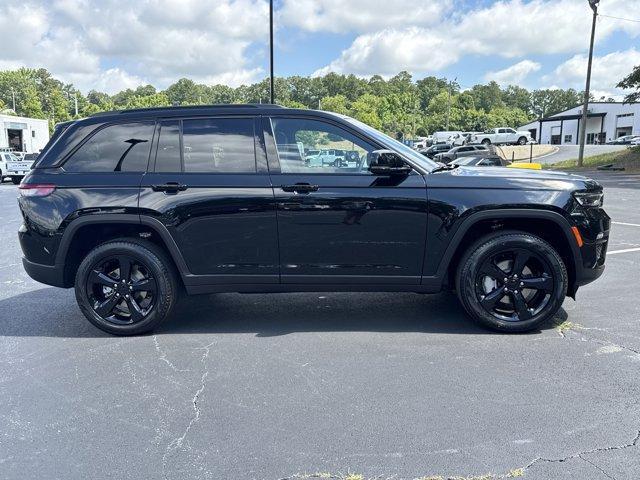 new 2025 Jeep Grand Cherokee car, priced at $43,327