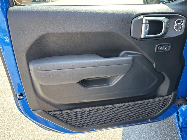 new 2025 Jeep Gladiator car, priced at $41,447