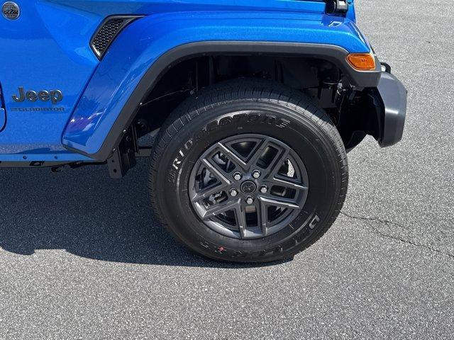 new 2025 Jeep Gladiator car, priced at $41,447