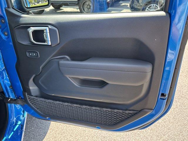 new 2025 Jeep Gladiator car, priced at $41,447