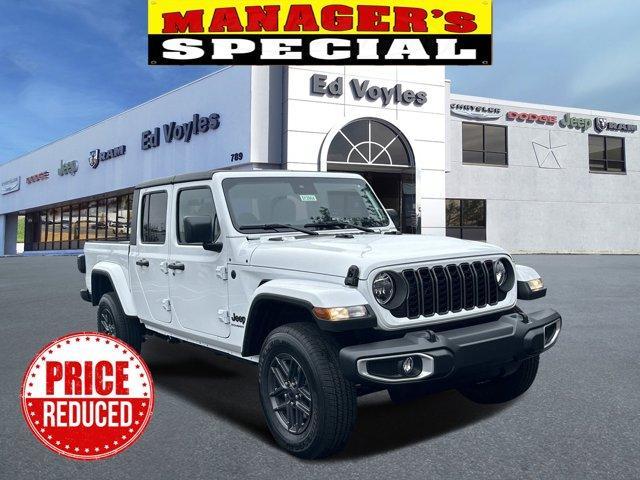 new 2024 Jeep Gladiator car, priced at $43,045