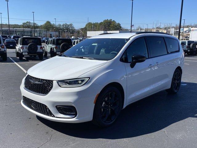 new 2024 Chrysler Pacifica car, priced at $48,389