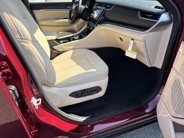 new 2025 Jeep Grand Cherokee car, priced at $48,363