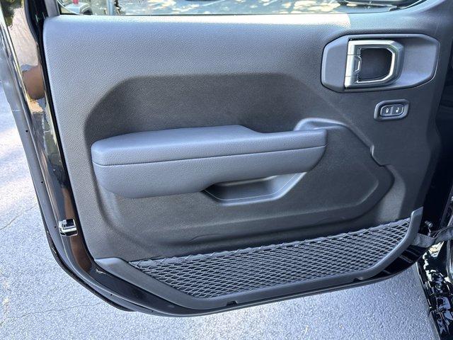 new 2025 Jeep Wrangler car, priced at $31,102