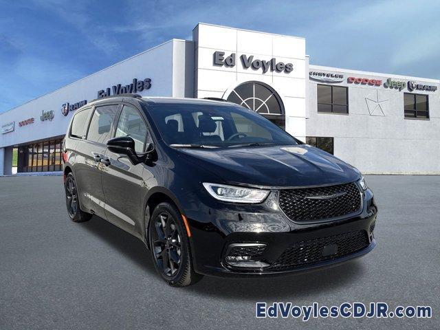 new 2026 Chrysler Pacifica car, priced at $41,970