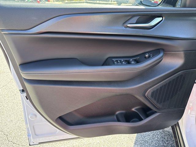 new 2025 Jeep Grand Cherokee car, priced at $40,610