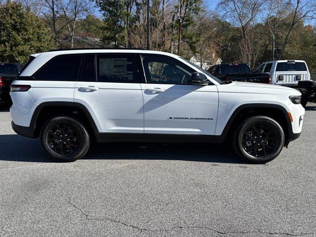 new 2025 Jeep Grand Cherokee car, priced at $40,610