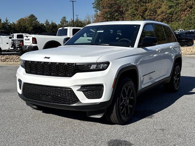 new 2025 Jeep Grand Cherokee car, priced at $40,610