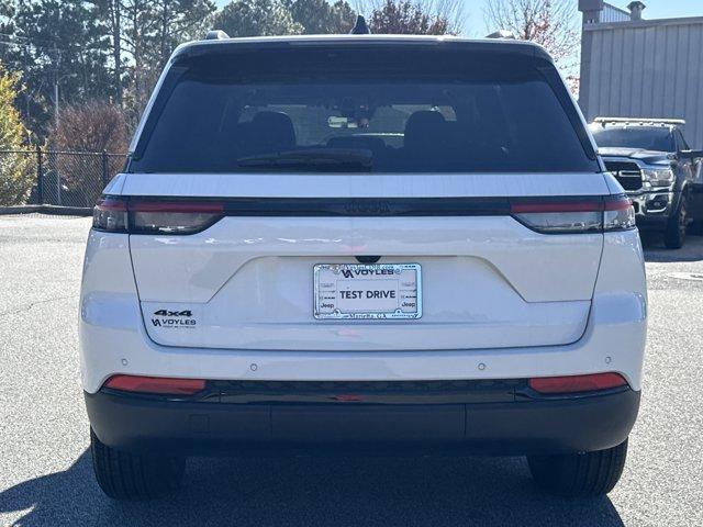 new 2025 Jeep Grand Cherokee car, priced at $40,610