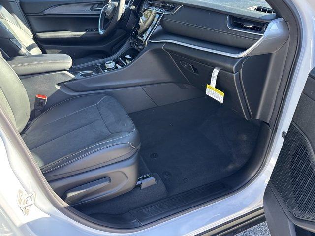 new 2025 Jeep Grand Cherokee car, priced at $40,610