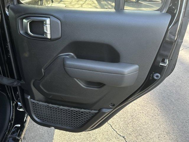 new 2025 Jeep Wrangler car, priced at $47,921