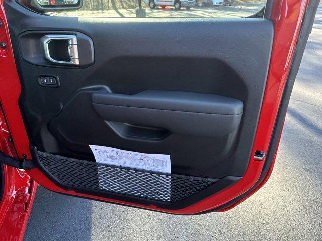 new 2025 Jeep Wrangler car, priced at $47,062